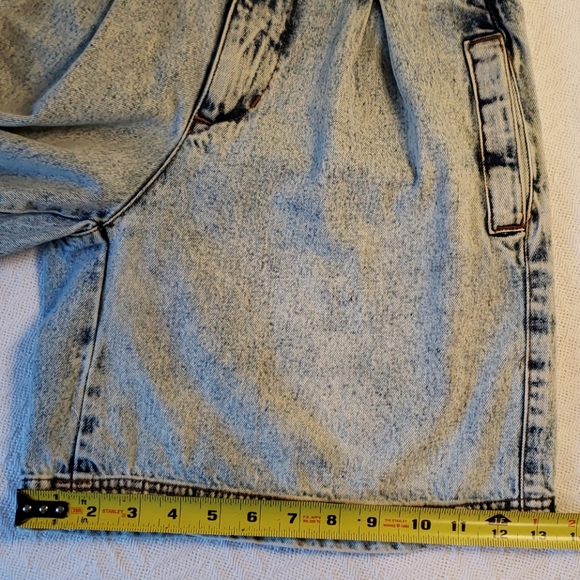 JORDACHE Vtg Acid wash Jean Shorts Pleated High Waist 7/8- Missing buttons 25" W - Picture 10 of 13